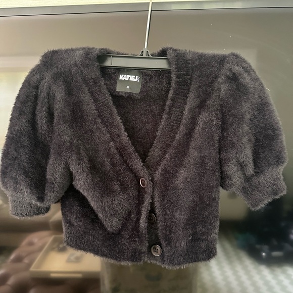 Katie J NYC plush cropped cardigan - Picture 1 of 4